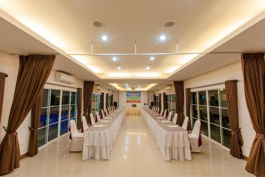 Varee Valley Resort And Restaurant ขอนแก่น ภายนอก รูปภาพ
