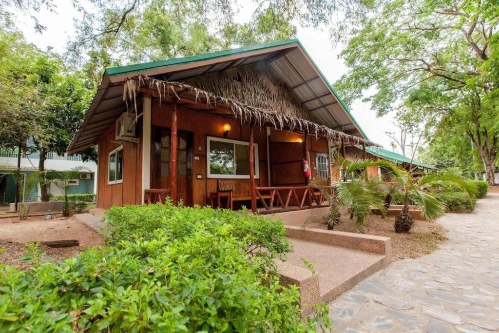 Varee Valley Resort And Restaurant ขอนแก่น ภายนอก รูปภาพ